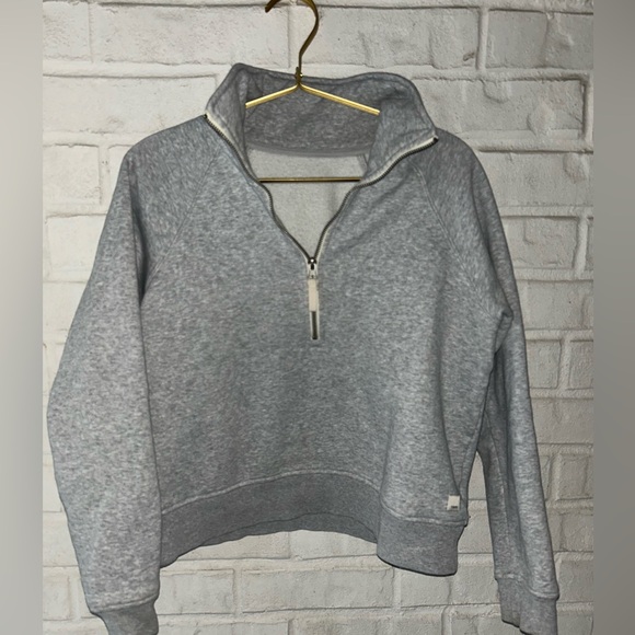 Vuori Tops - Vuori gray half zip